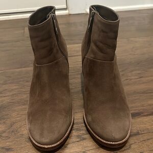 Waterproof booties in size 8.5